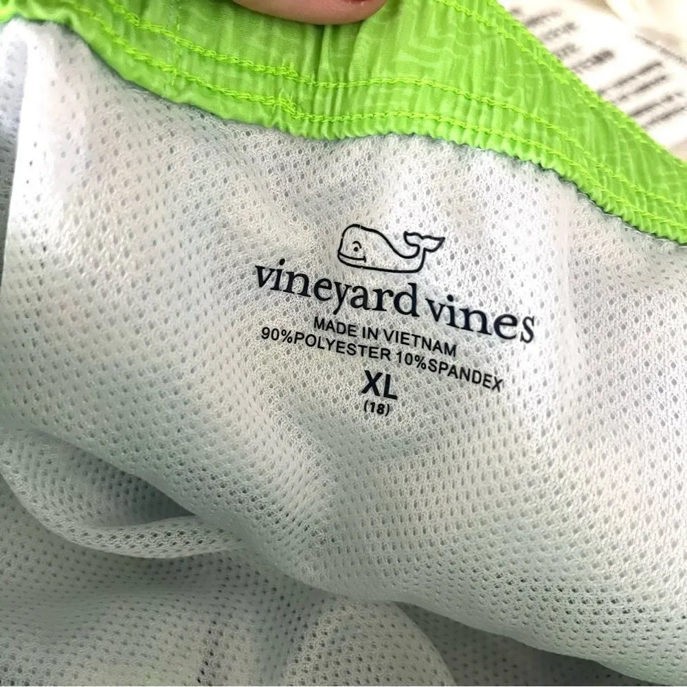 Vineyard Vines Boys Chappy Drawstring Swim Trunks With Stretch, XL, Like New
